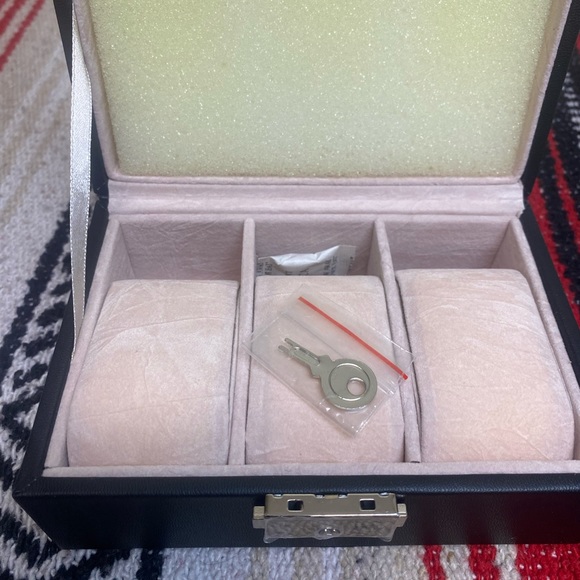 3 Slot Locking Watch Box Organizer Display Case with Key & Glass Window Black - Picture 12 of 14